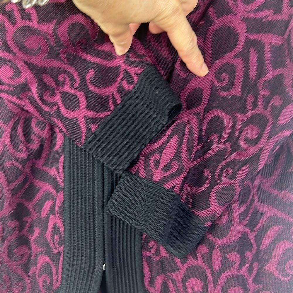 Exclusively Misook Petite M Texture Zip-Up Top Lightweight Jacket Burgundy Black - Picture 7 of 16